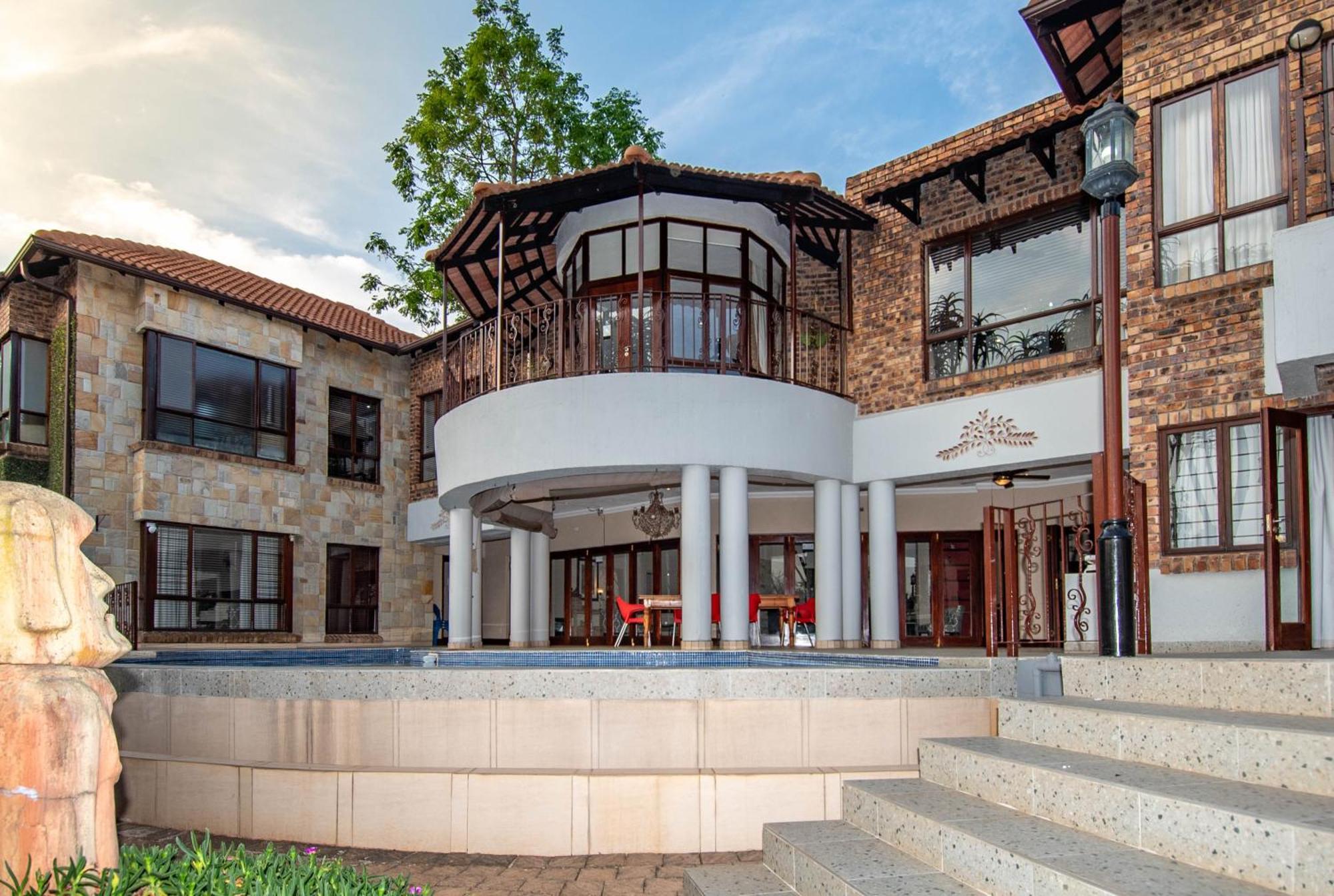 7 Saint Andrew Hotel White River Exterior photo